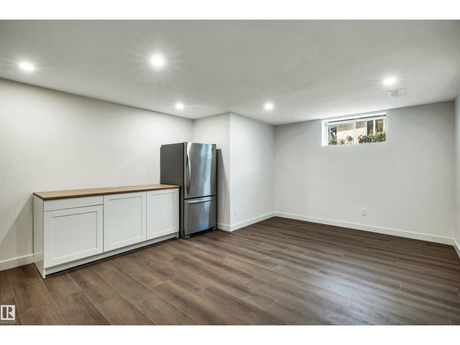 12 A INVERMERE PL - Image 37