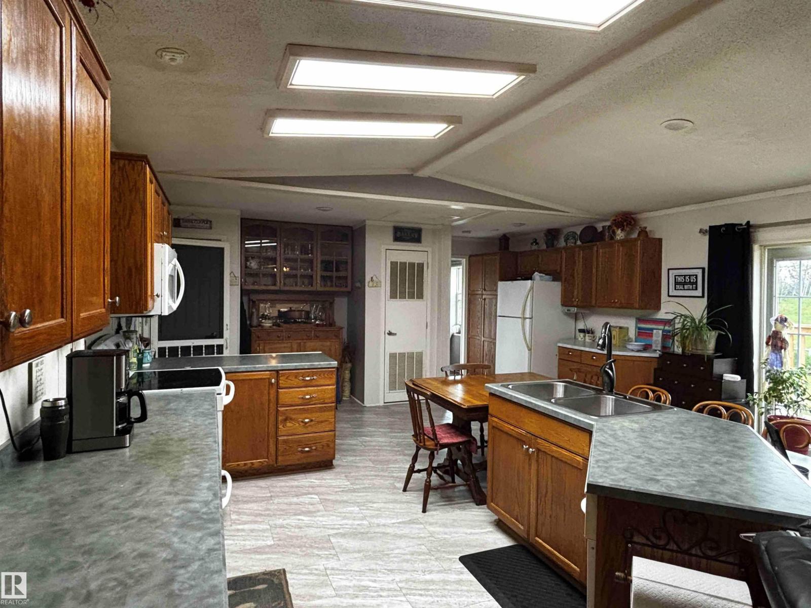 51115 RGE ROAD 60 - 3