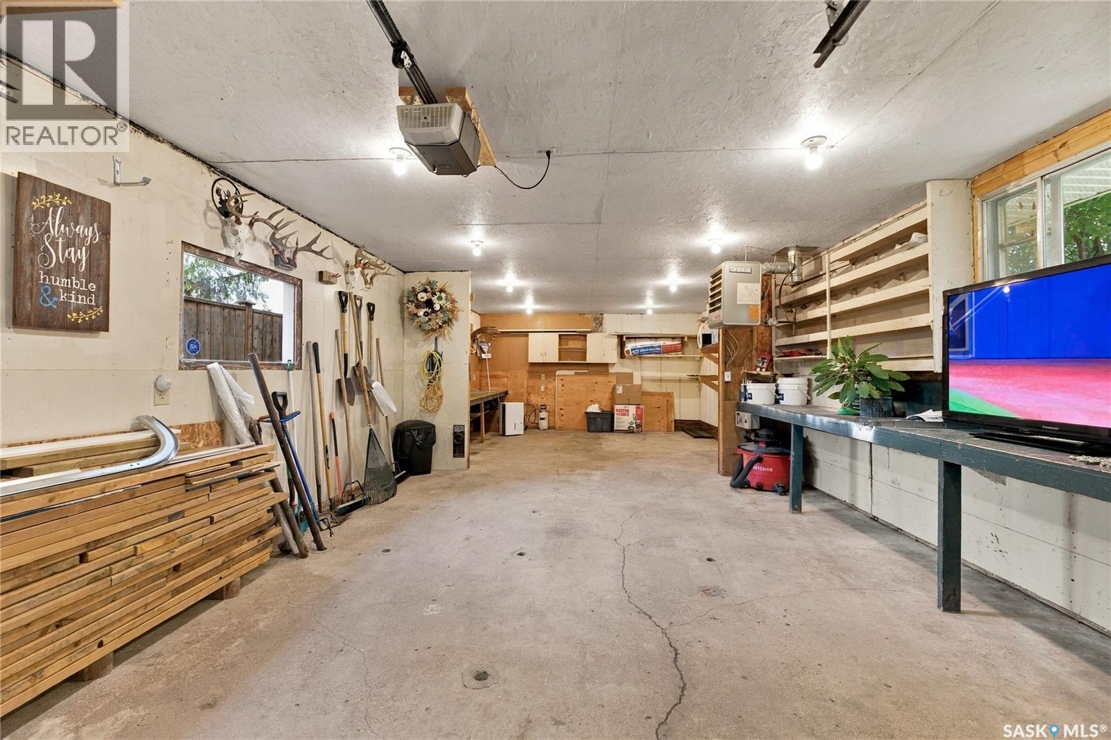 341 Boychuk DRIVE - Image 37