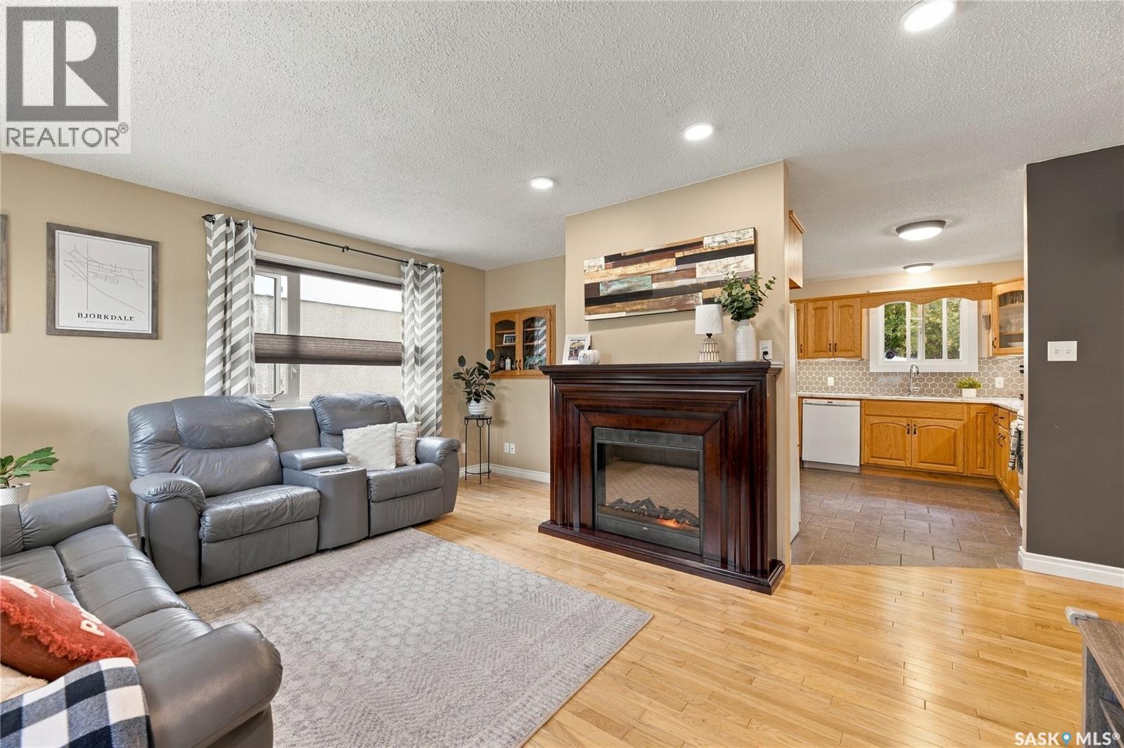 341 Boychuk DRIVE, Saskatoon Saskatchewan — photo 4