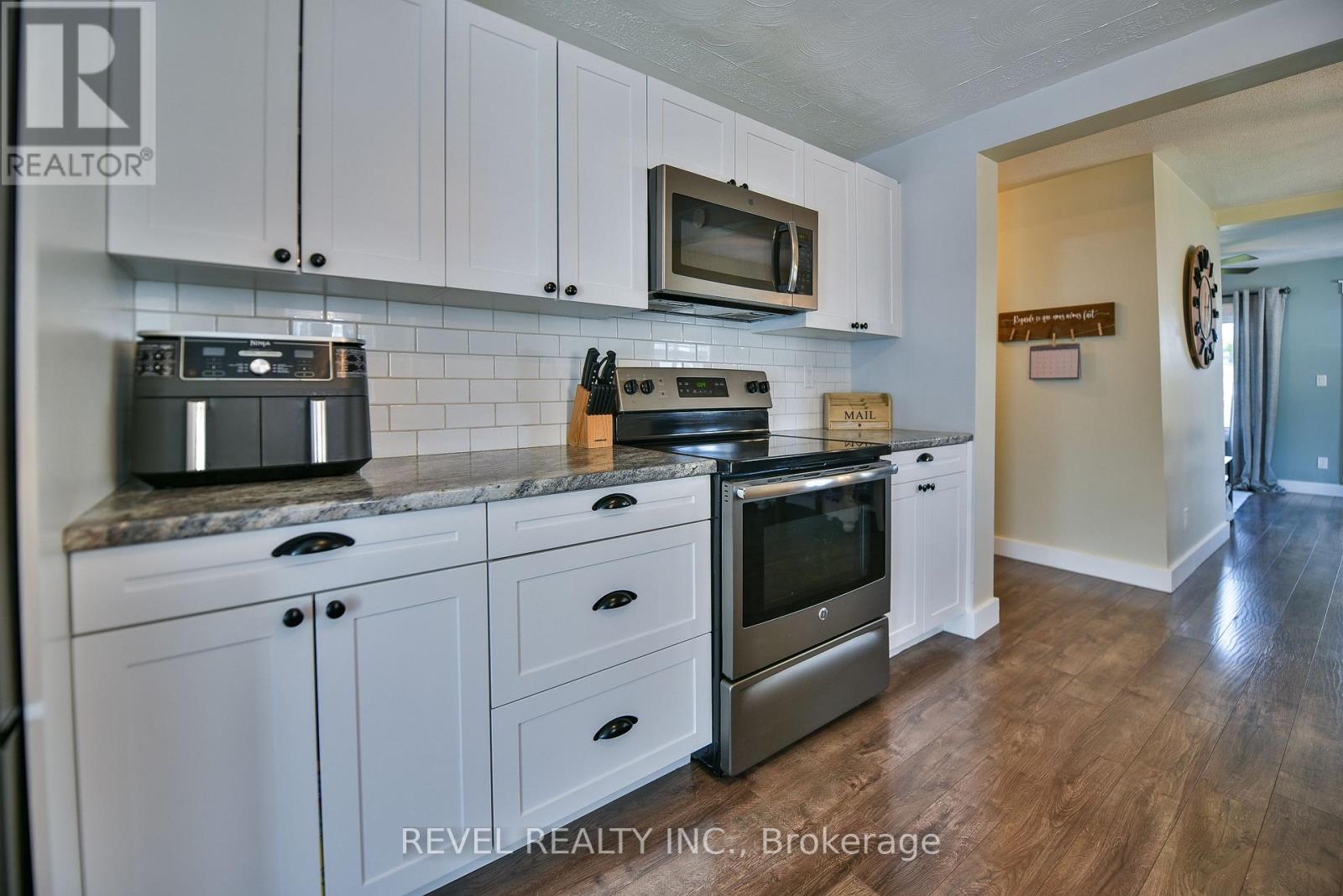 338 CRAIG STREET - Image 12