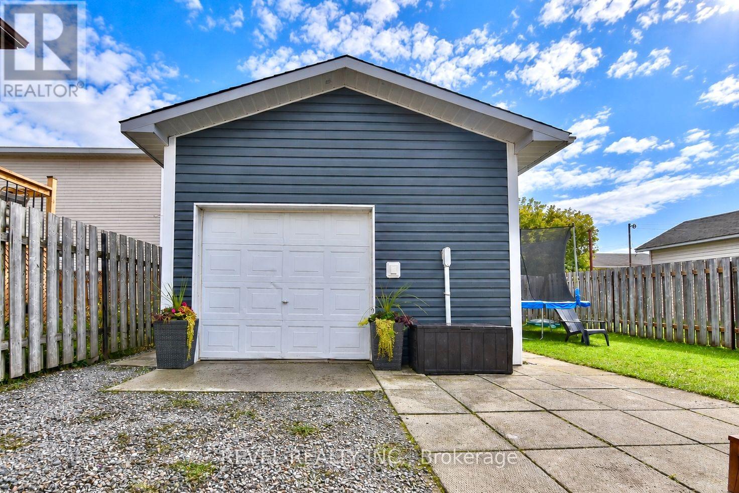 338 CRAIG STREET - 2