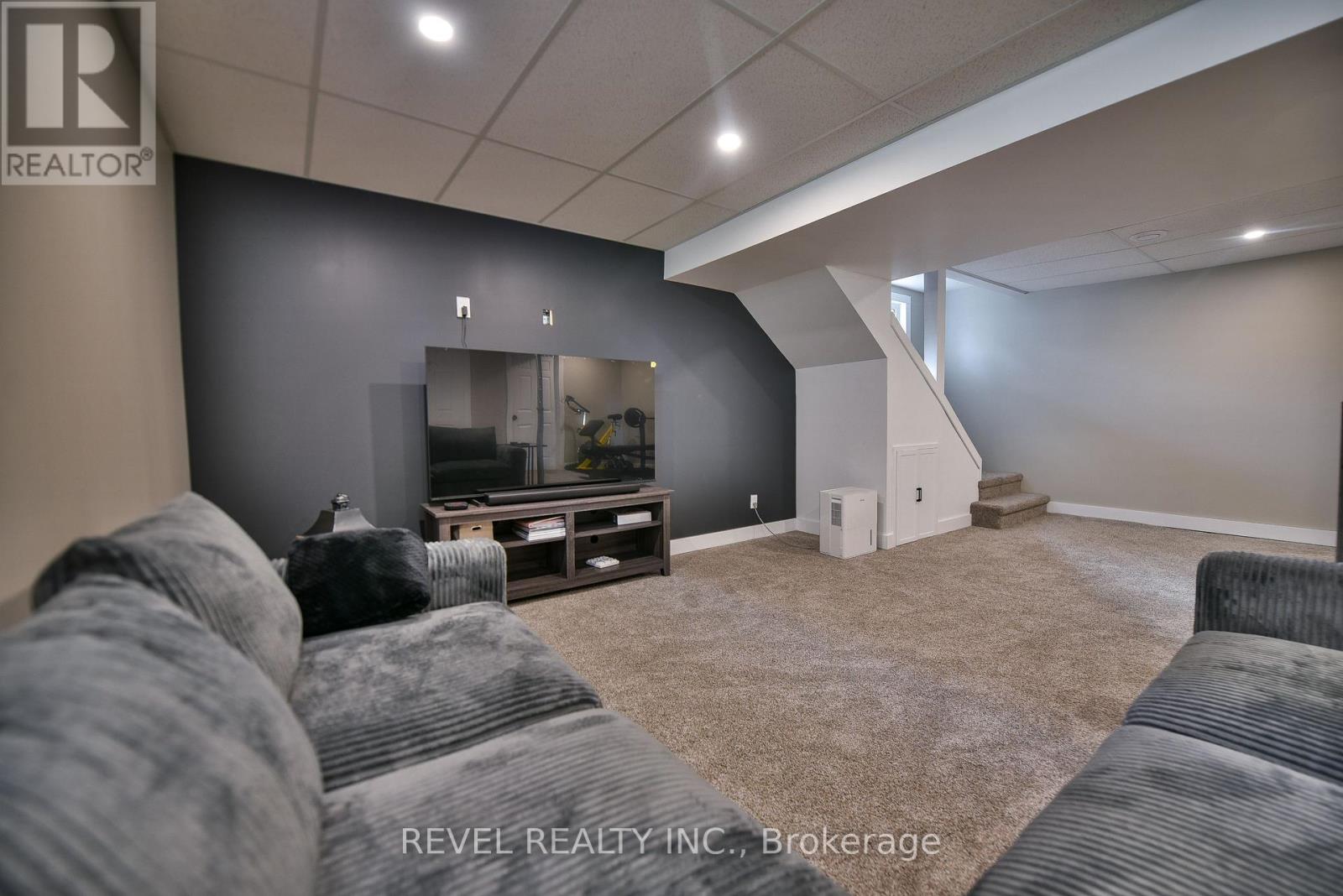 338 CRAIG STREET - Image 32