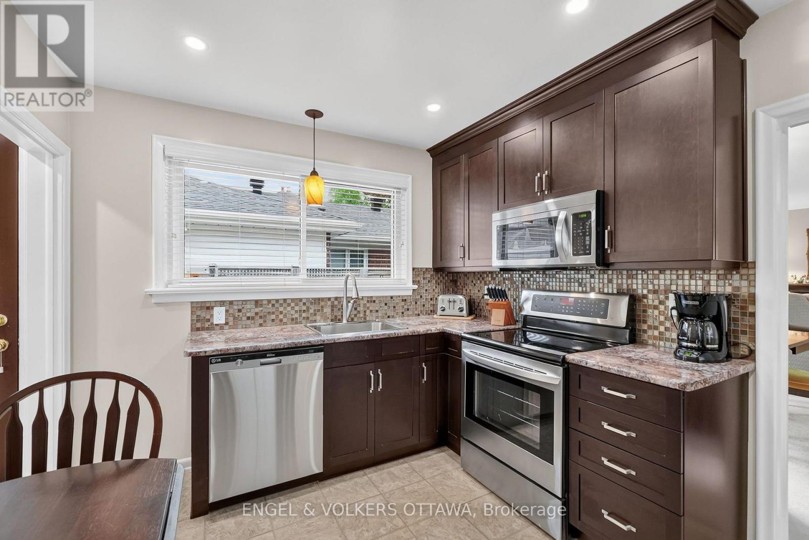 4 Bed, 2 Bath House for Sale in Ottawa – 783 WINGATE DRIVE, Ottawa – MLS# X13771688 - Image 7