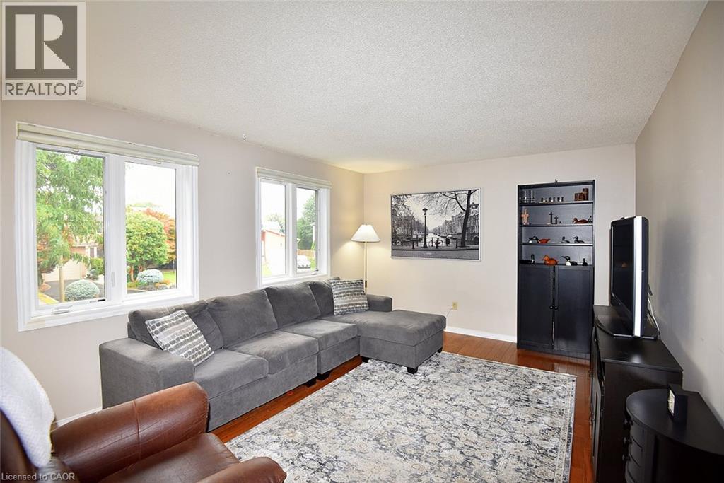 130 CHARING Drive - 22