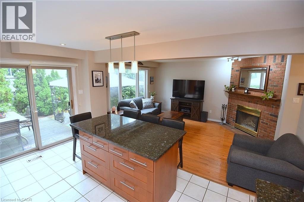 130 CHARING Drive - 21