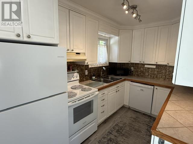 52 Lachance PL, Elliot Lake — photo 9