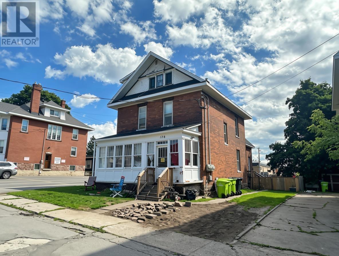 178 McDougald ST, Sault Ste. Marie — photo 1