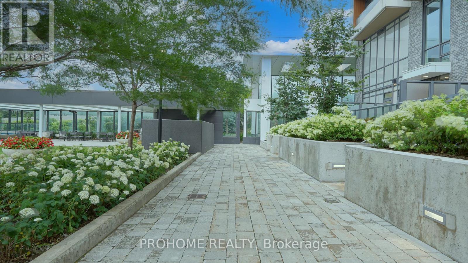 #111 27 MCMAHON DRIVE - Image 33