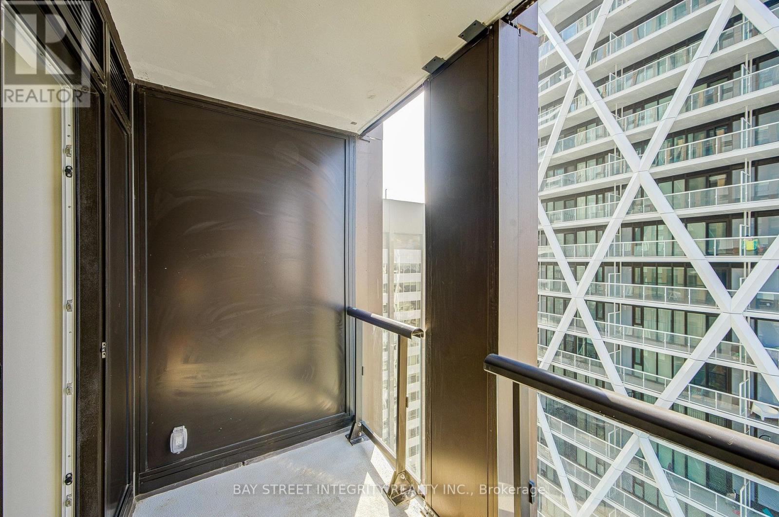 #2907 238 SIMCOE STREET - 33