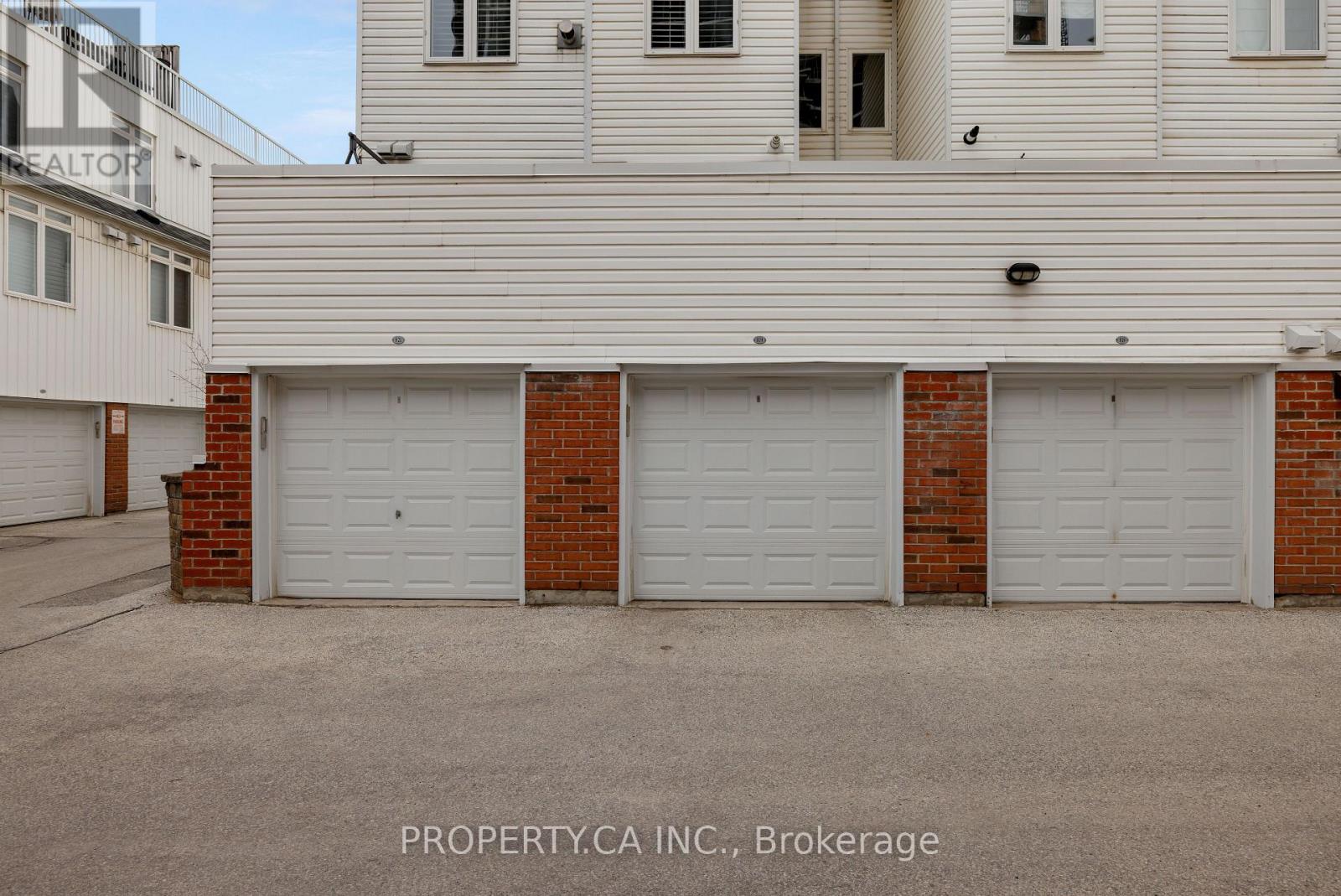 #819 12 SUDBURY STREET - 21