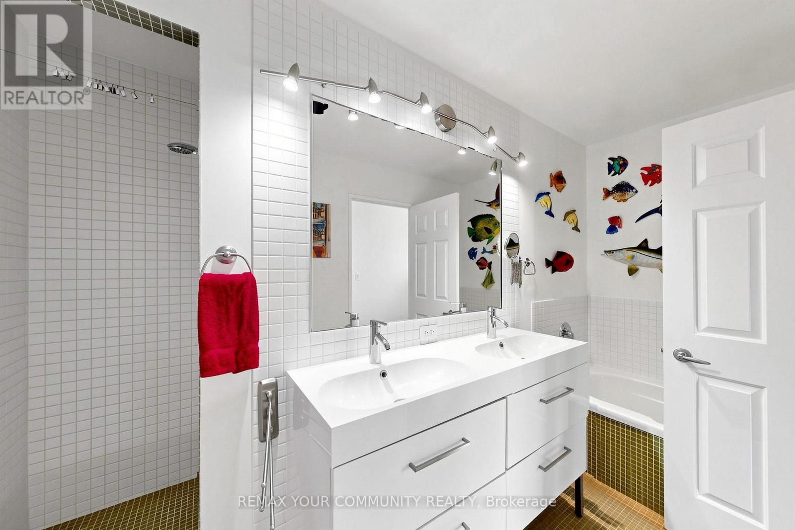 #844 24 SOUTHPORT STREET - 10