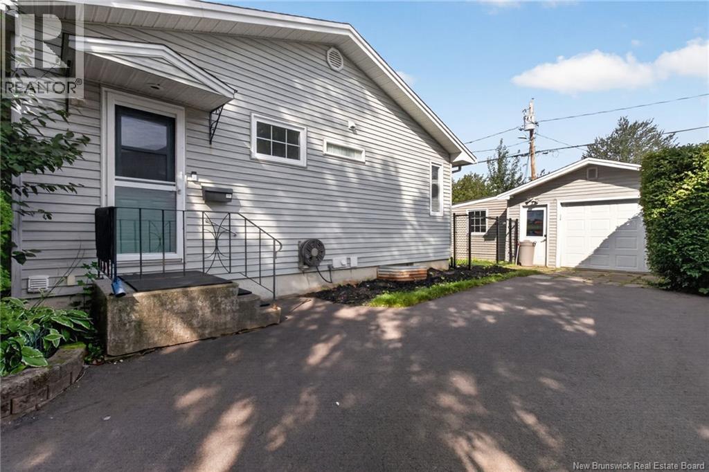 51 Weyburn - Image 32
