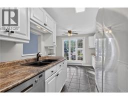 51 Weyburn, photo 10