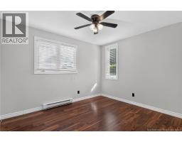 51 Weyburn, photo 12