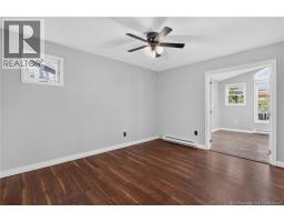 51 Weyburn, photo 16