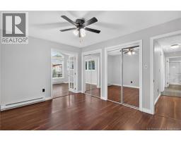 51 Weyburn, photo 17