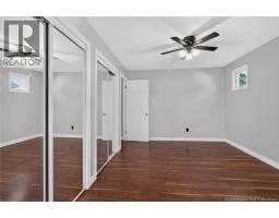 51 Weyburn, photo 18
