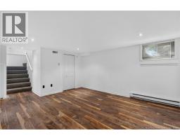 51 Weyburn, photo 24