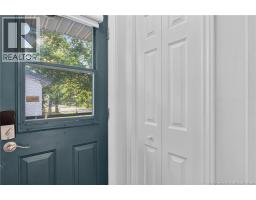 51 Weyburn, photo 4