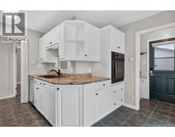 51 Weyburn, photo 5