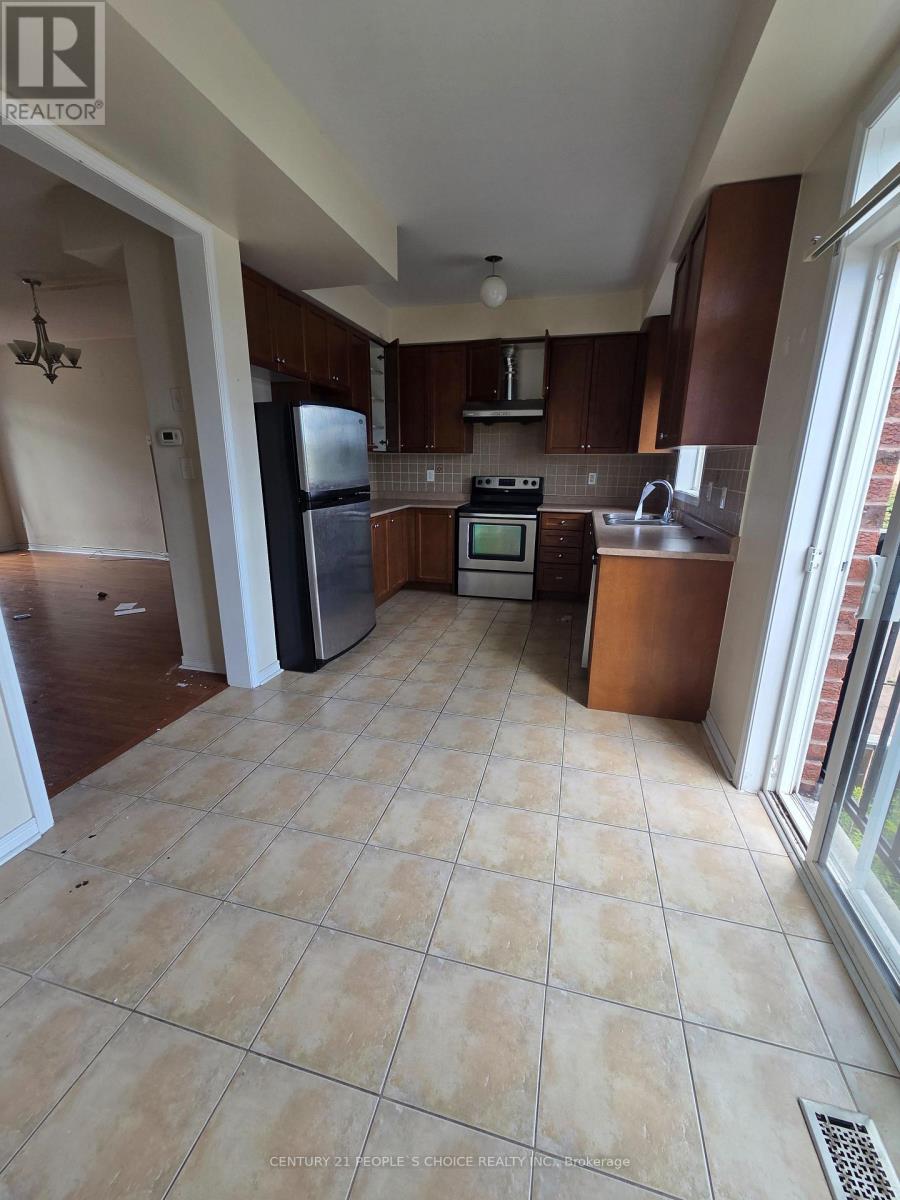 5 CURRAN HALL CRESCENT - 1