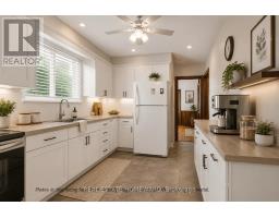 Laundry room - 94 Rochman Boulevard, Toronto, ON M1H1S2 Photo 8
