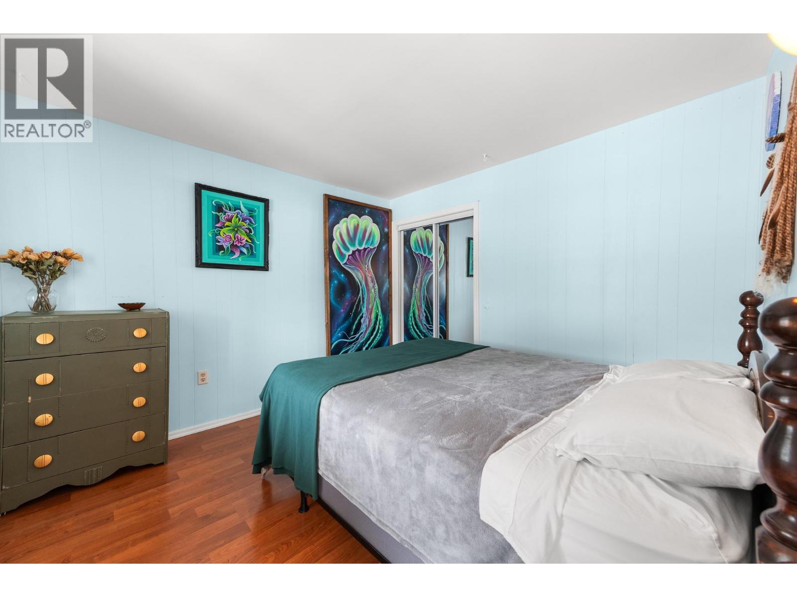 1052 6TH Avenue - 17