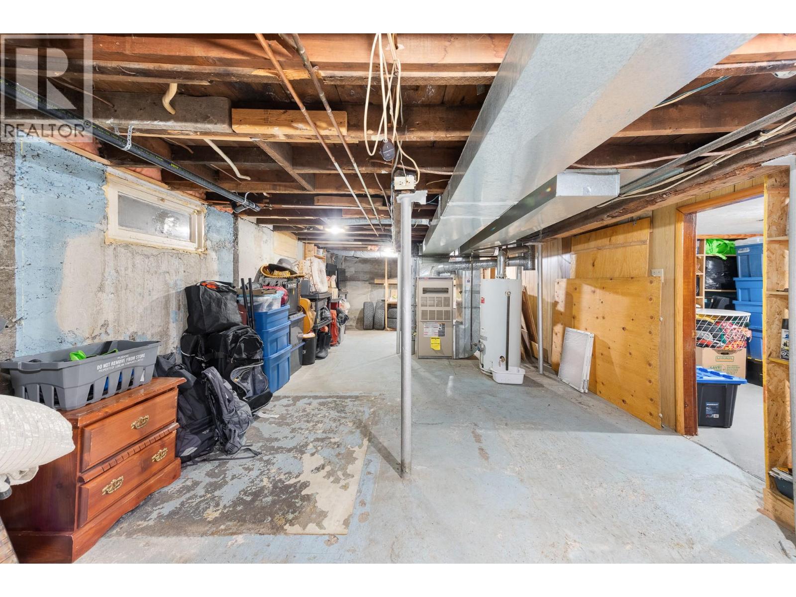 1052 6TH Avenue - 25