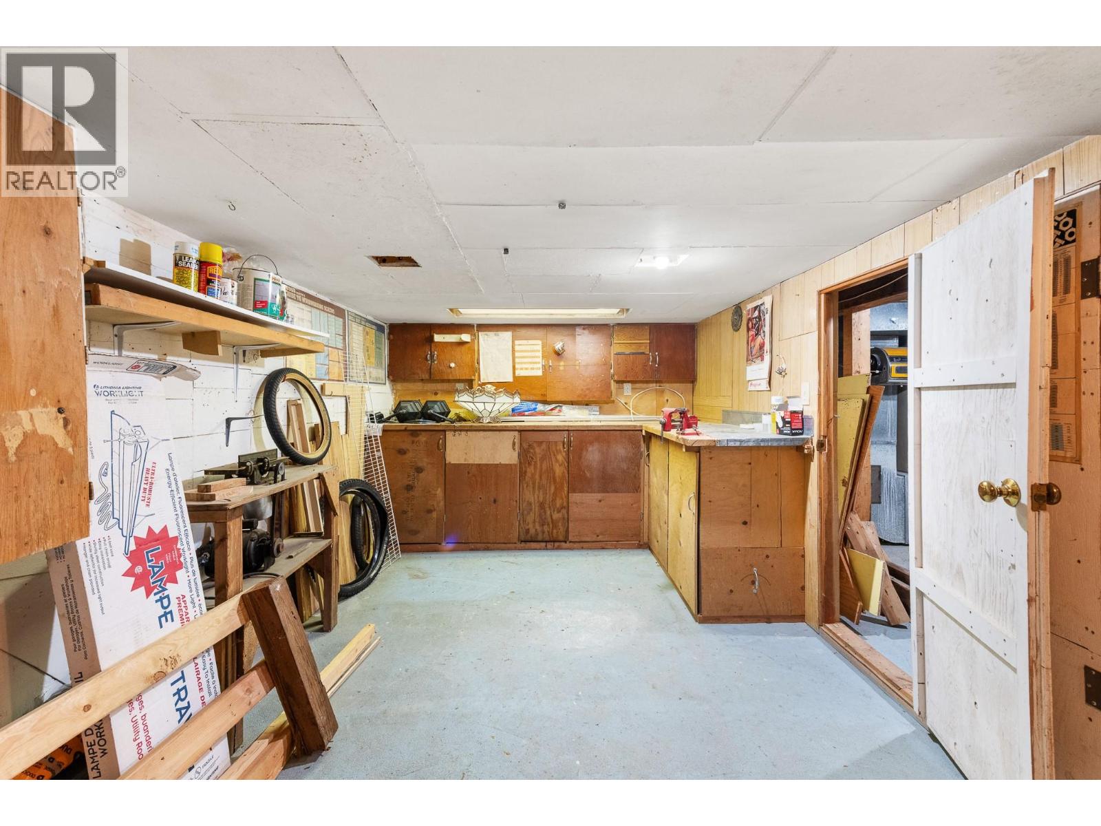 1052 6TH Avenue - 29