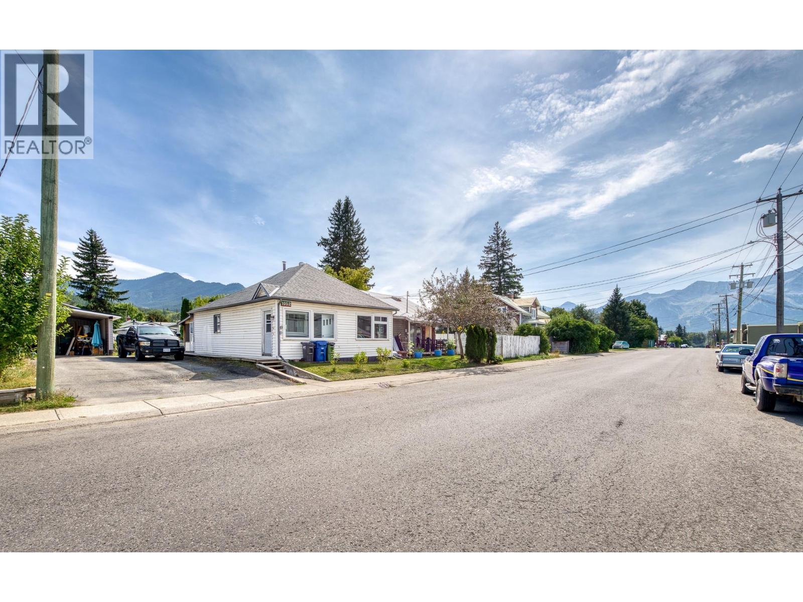 1052 6TH Avenue - 3