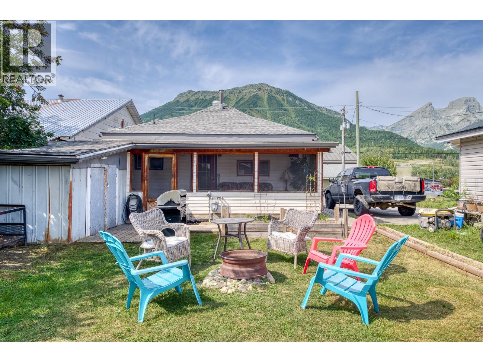 1052 6TH Avenue - 35