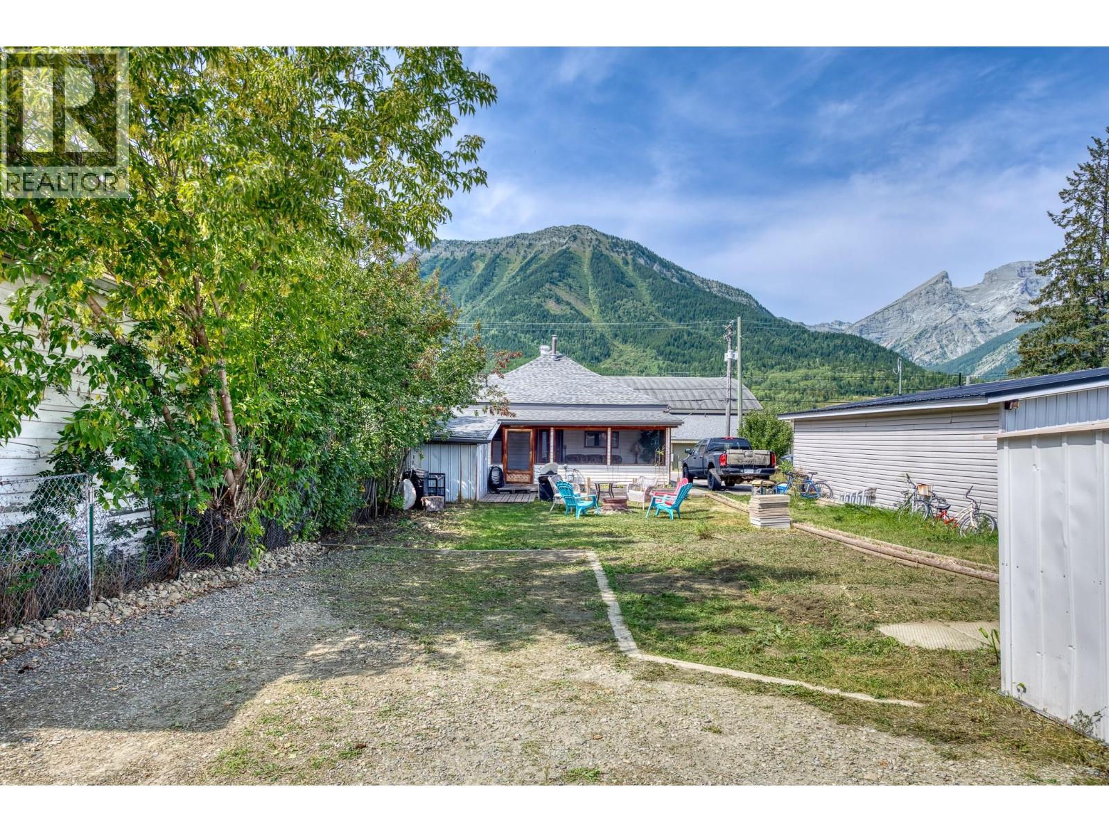 1052 6TH Avenue - Image 36