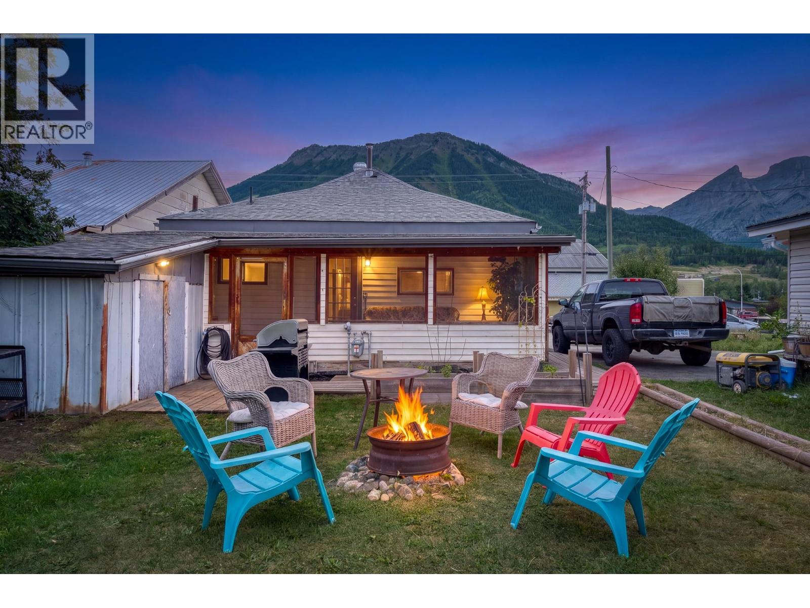 1052 6TH Avenue - 42