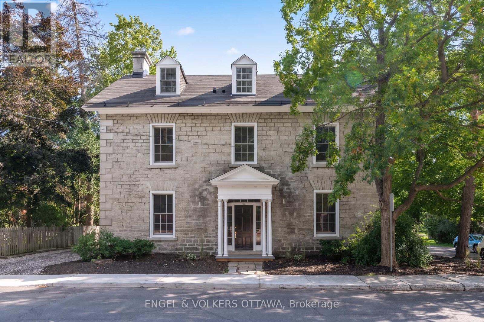 35 MACKAY STREET - 1