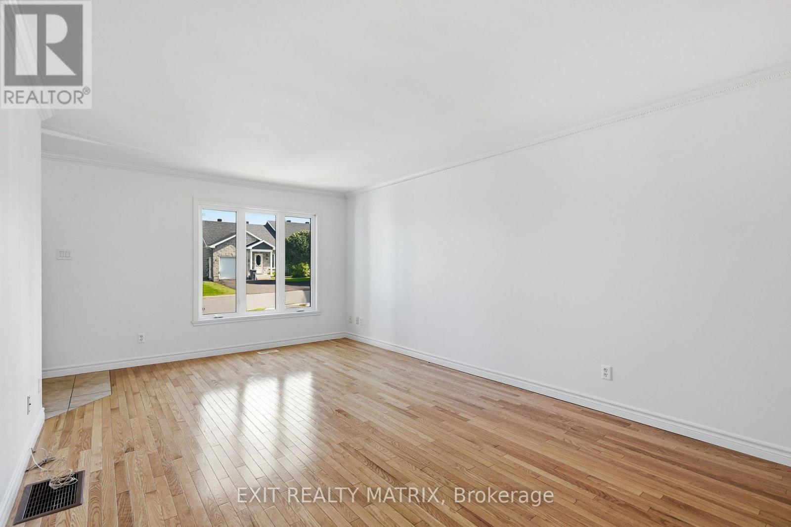 432 MARC-ANDRE STREET, Hawkesbury — photo 5