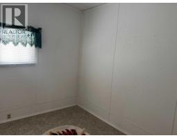 Bedroom - 61 Mackenzie Avenue, Hughenden, AB T0B2E0 Photo 10