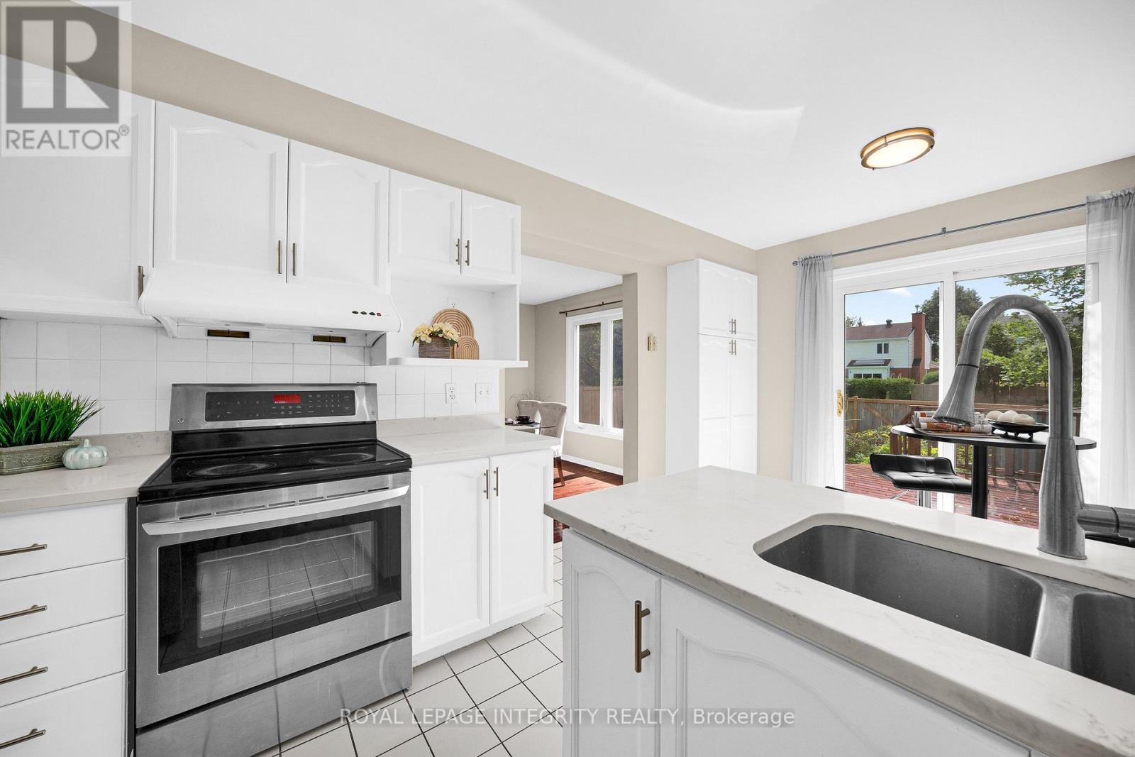 3 Bed, 3 Bath House for Sale in Ottawa – 25 SPRINGWATER DRIVE, Ottawa – MLS# X13771910 - Image 18