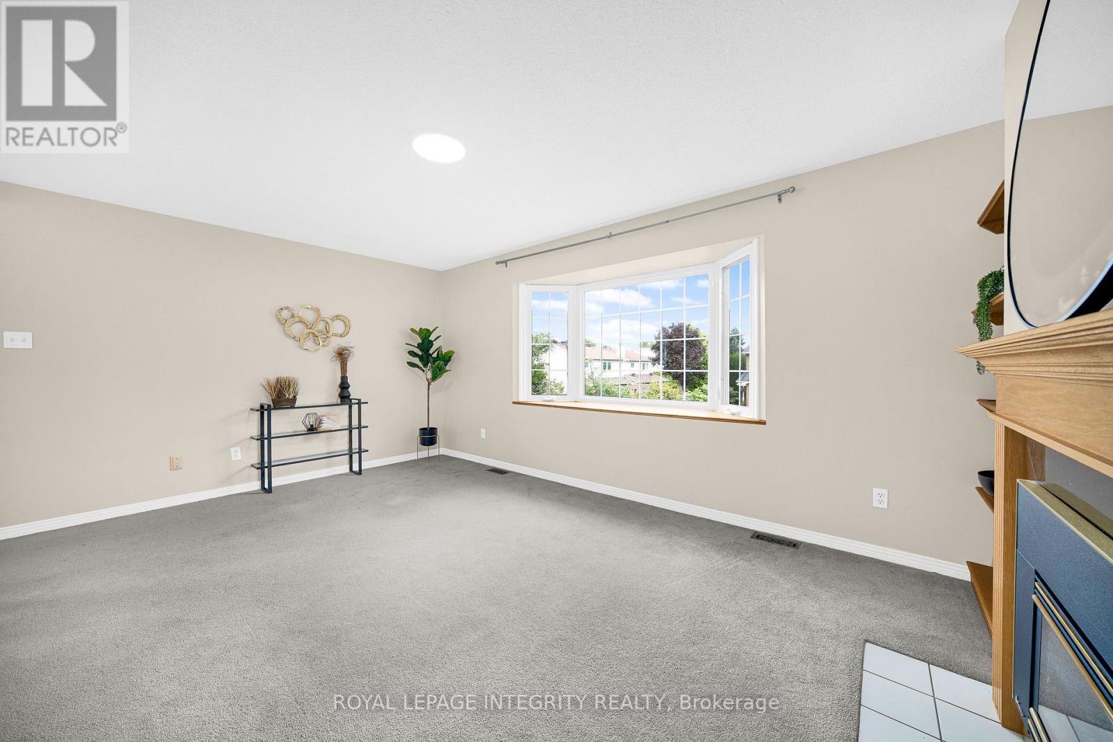 3 Bed, 3 Bath House for Sale in Ottawa – 25 SPRINGWATER DRIVE, Ottawa – MLS# X13771910 - Image 26