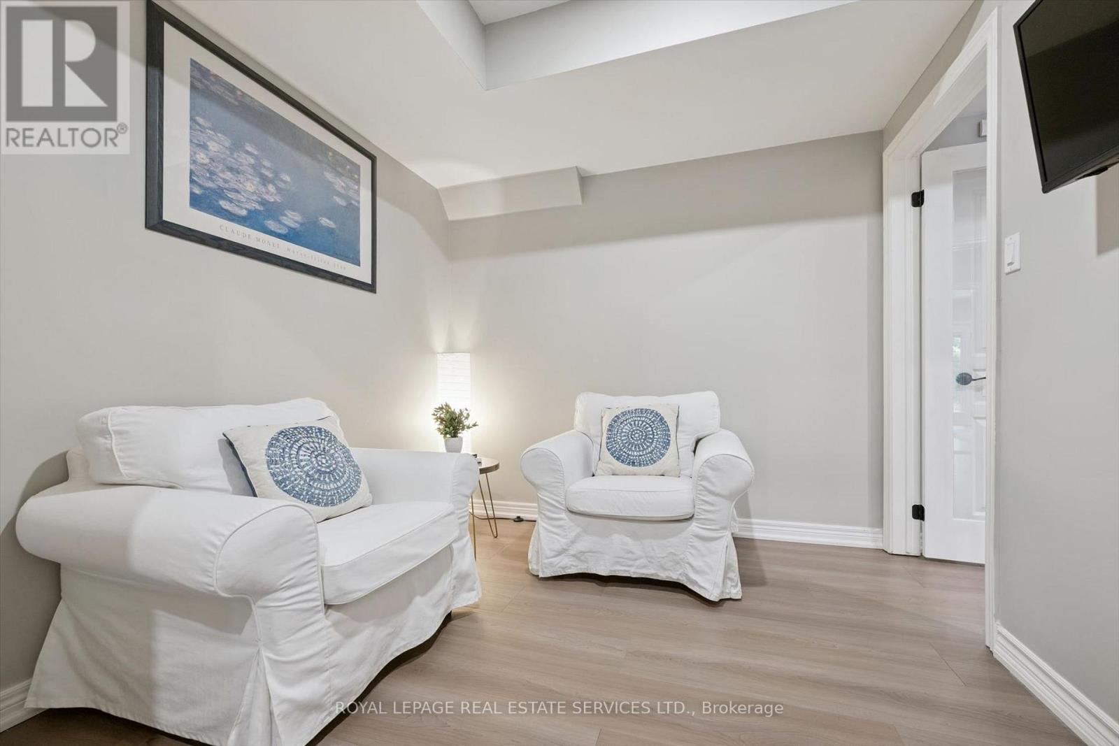 1036 VALLEY CREST CIRCLE - Image 32