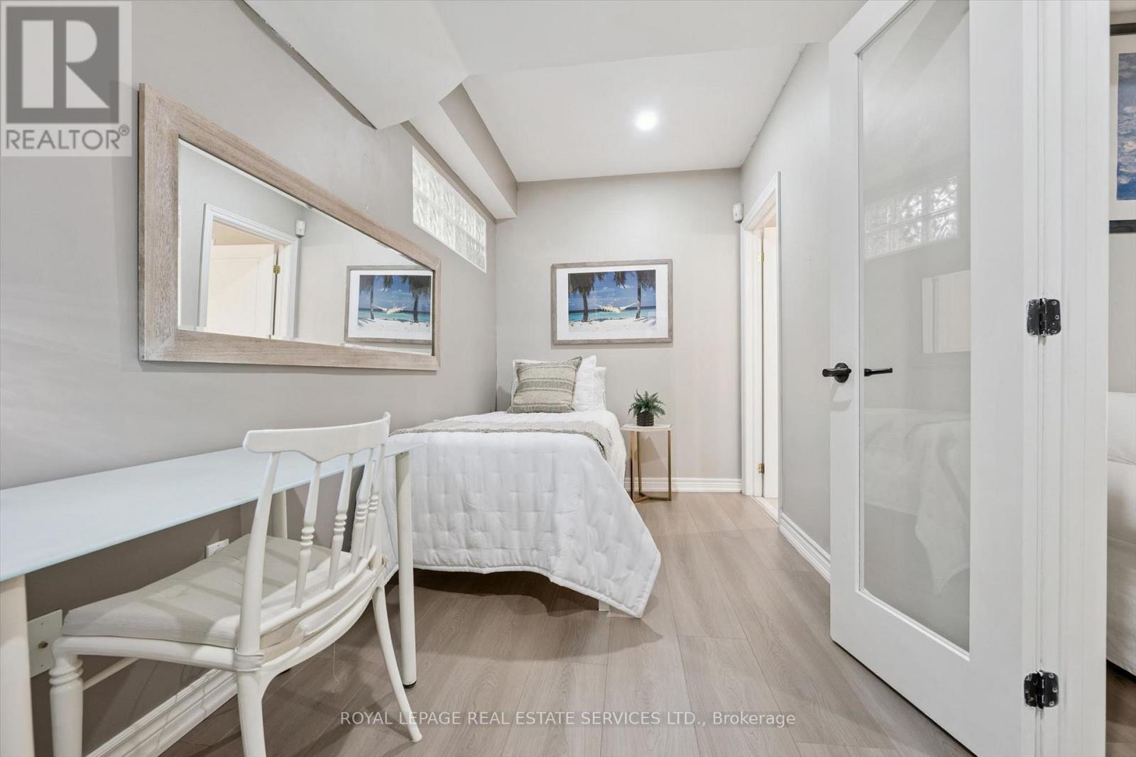 1036 VALLEY CREST CIRCLE - Image 33