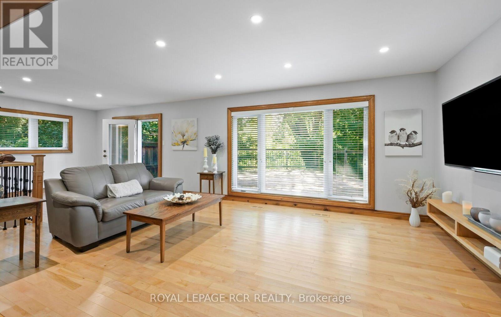 11A YORK STREET - 13