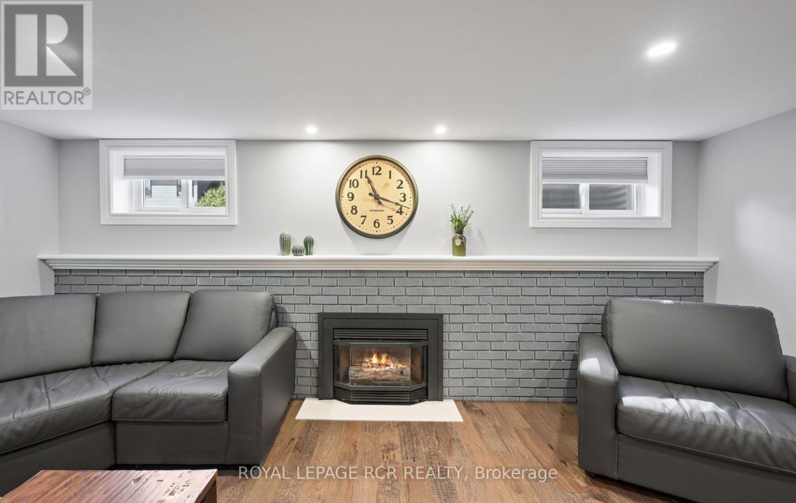 11A YORK STREET - 36