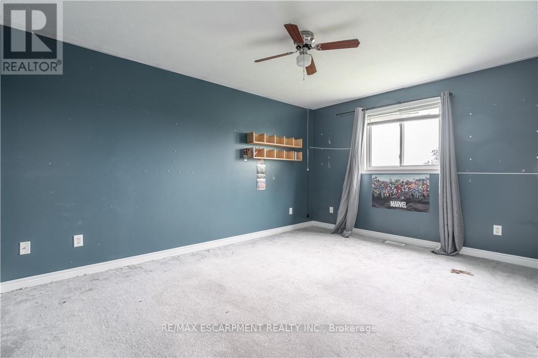 25 DONNA DRIVE - 12