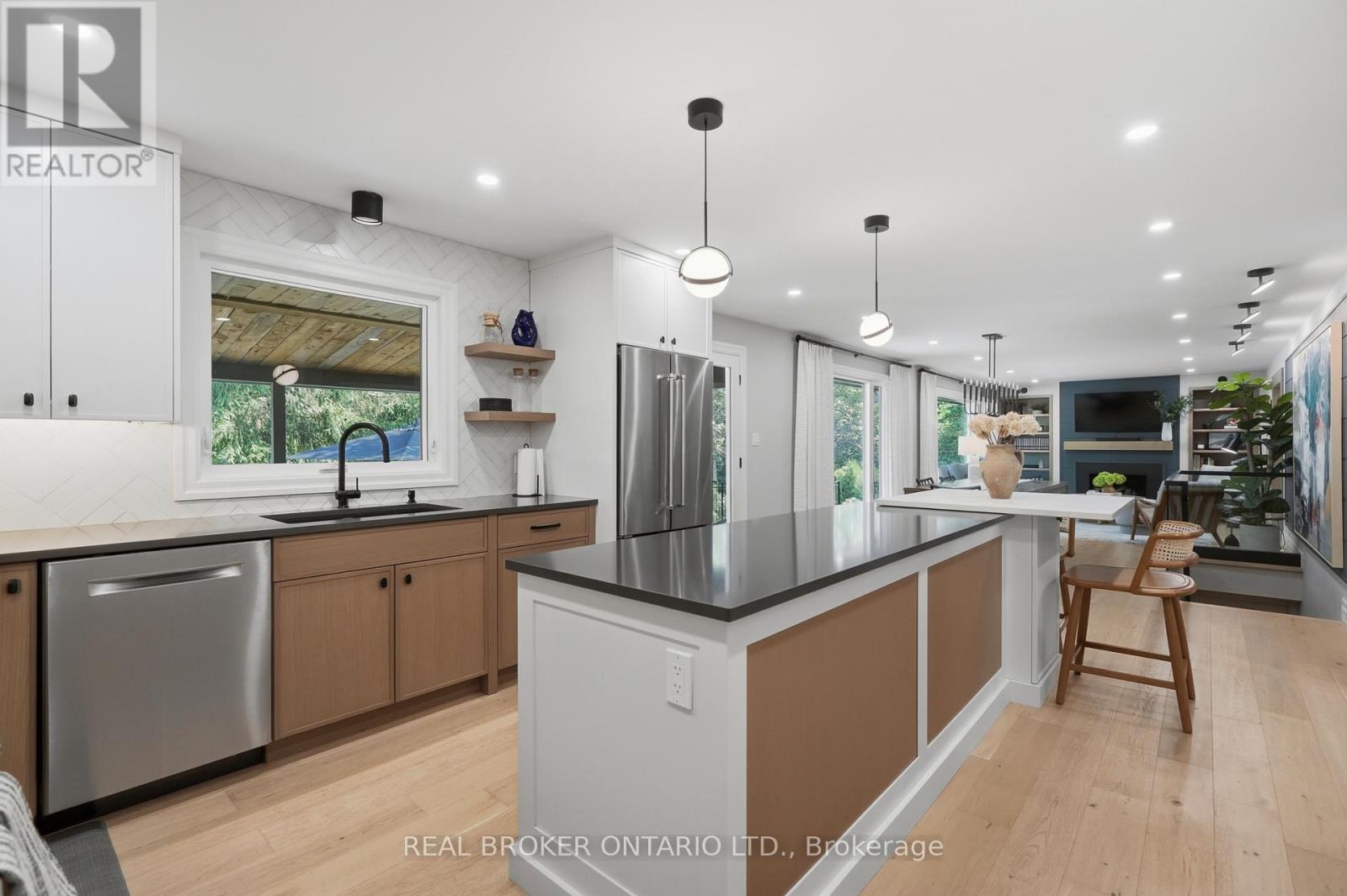 54 MAYFAIR AVENUE - 18