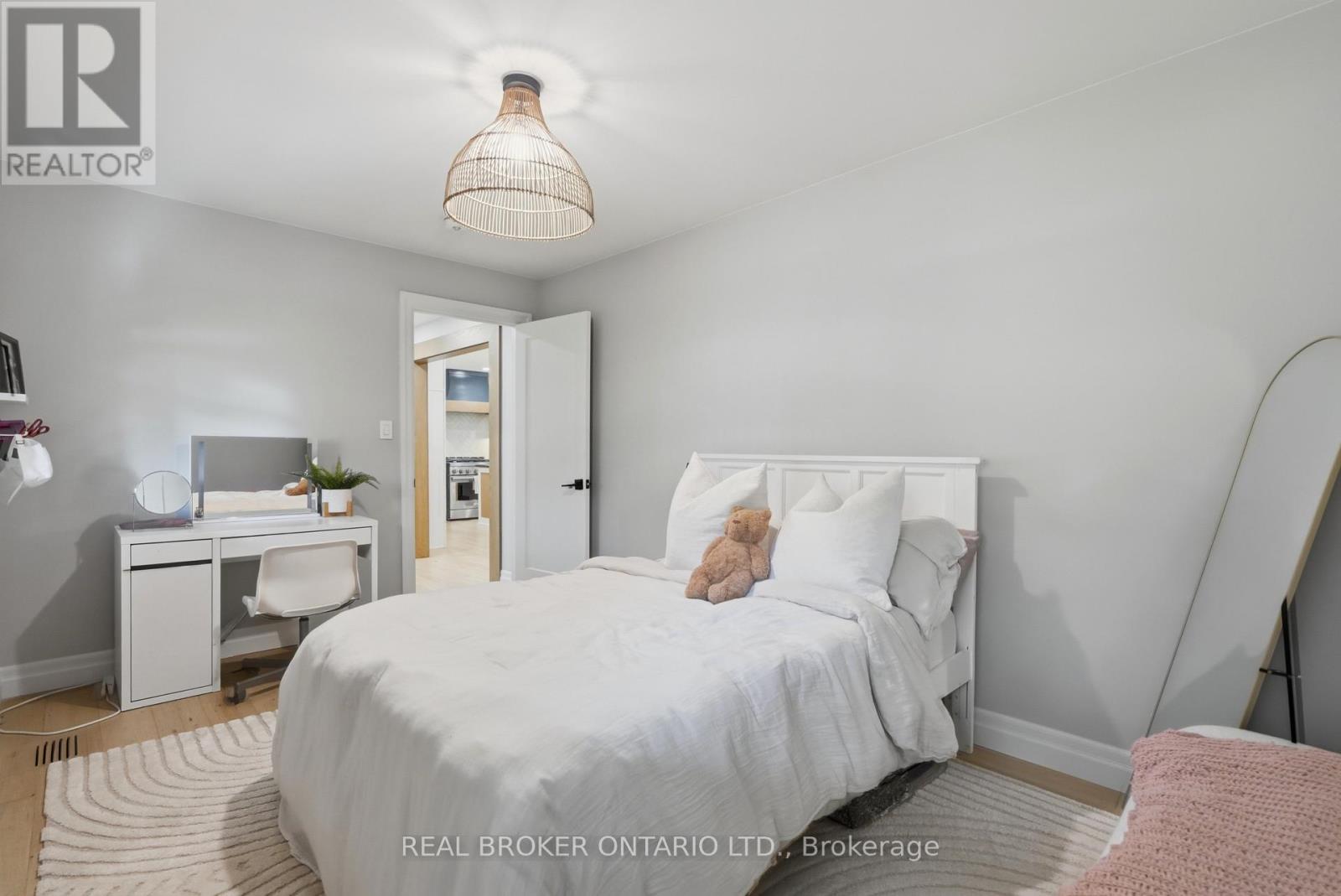 54 MAYFAIR AVENUE - 26