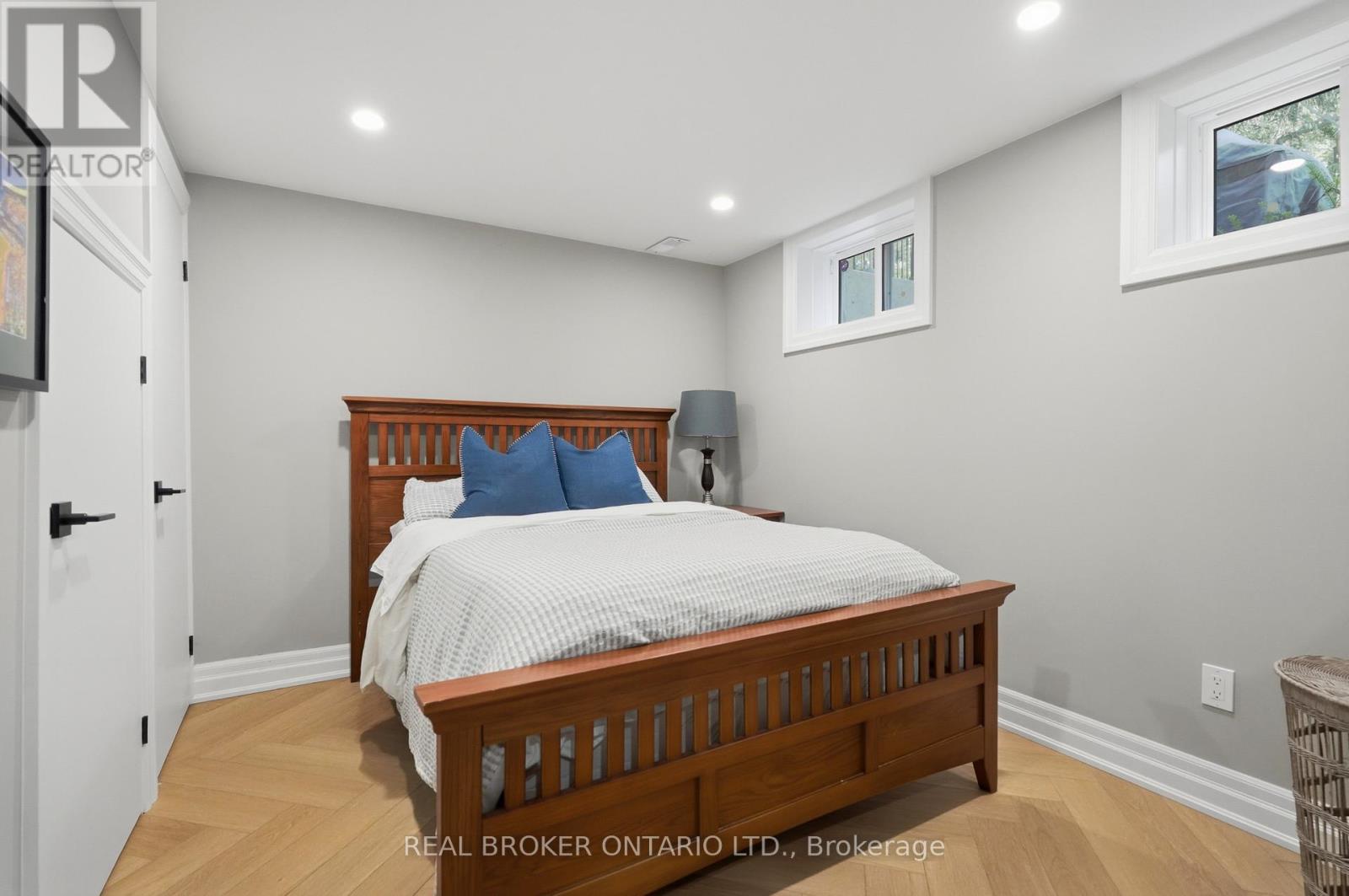 54 MAYFAIR AVENUE - 34
