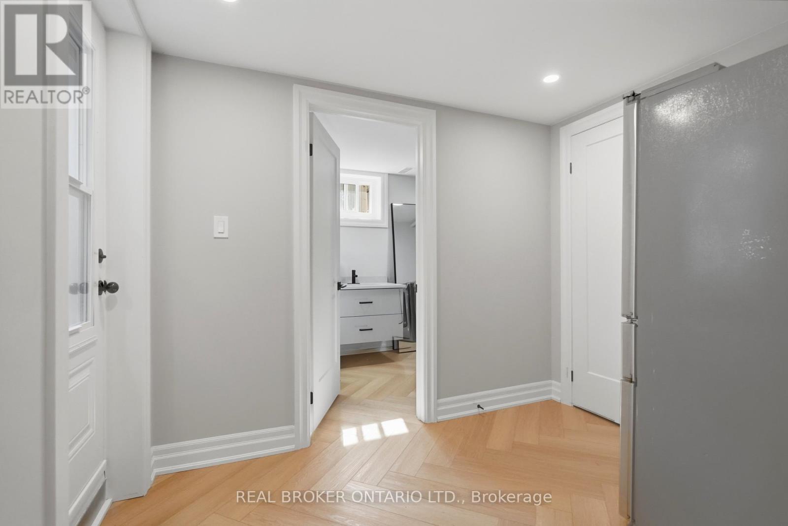 54 MAYFAIR AVENUE - 37