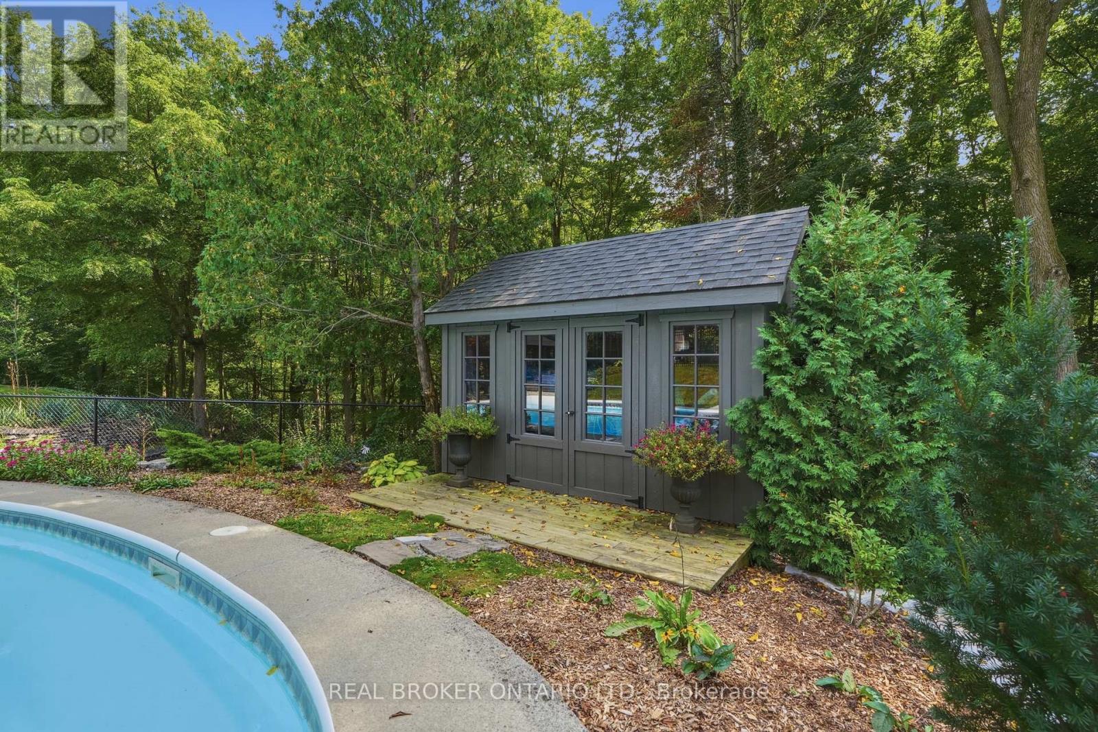 54 MAYFAIR AVENUE - Image 41