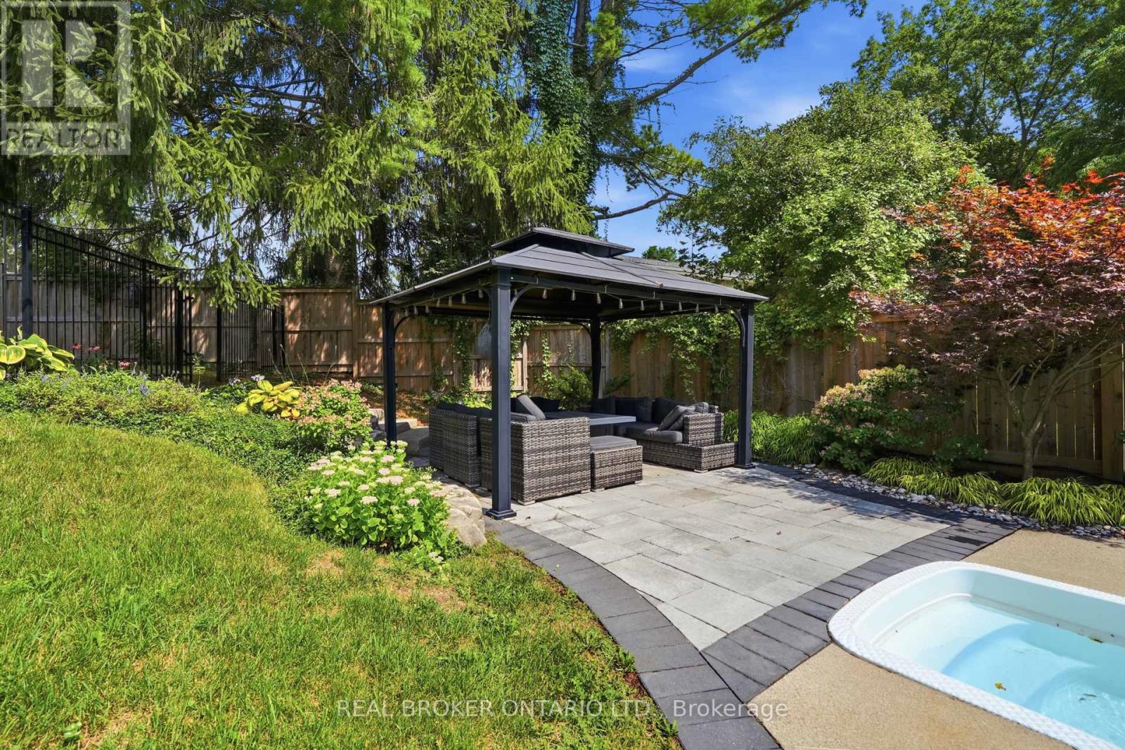 54 MAYFAIR AVENUE - Image 44
